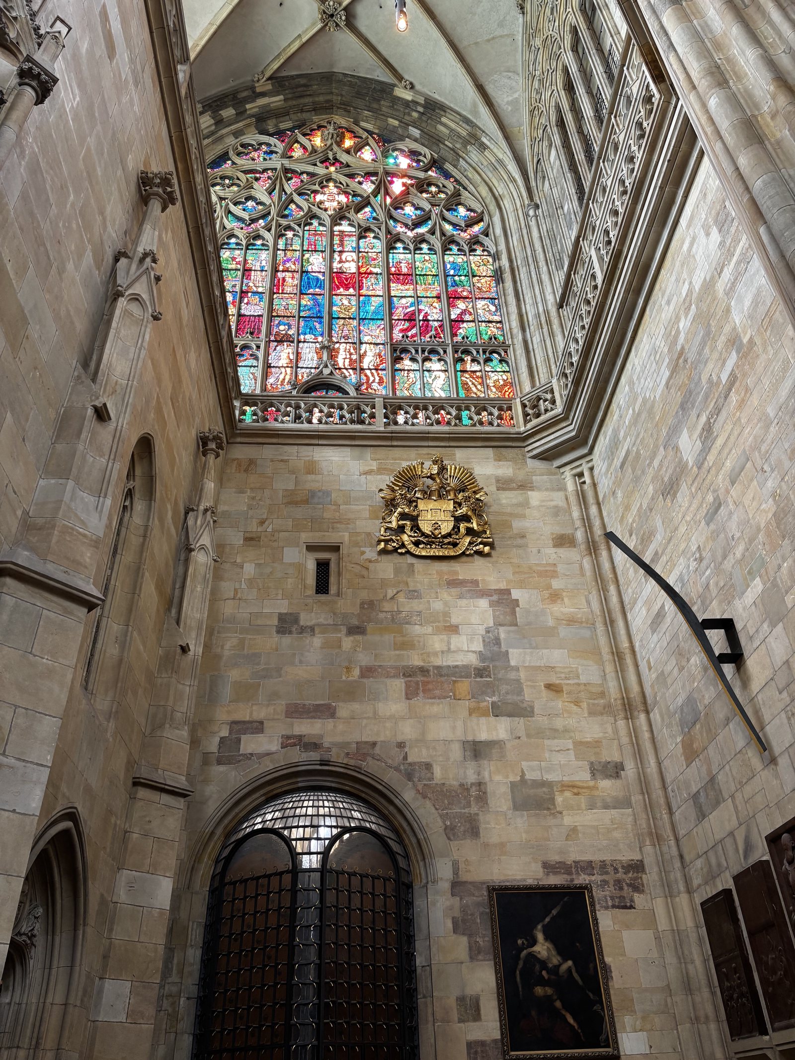 PRAHA MATKA MĚST. Prague, Mother of Cities. The greater coat of arms sits above a baroque painting of martyrdom.