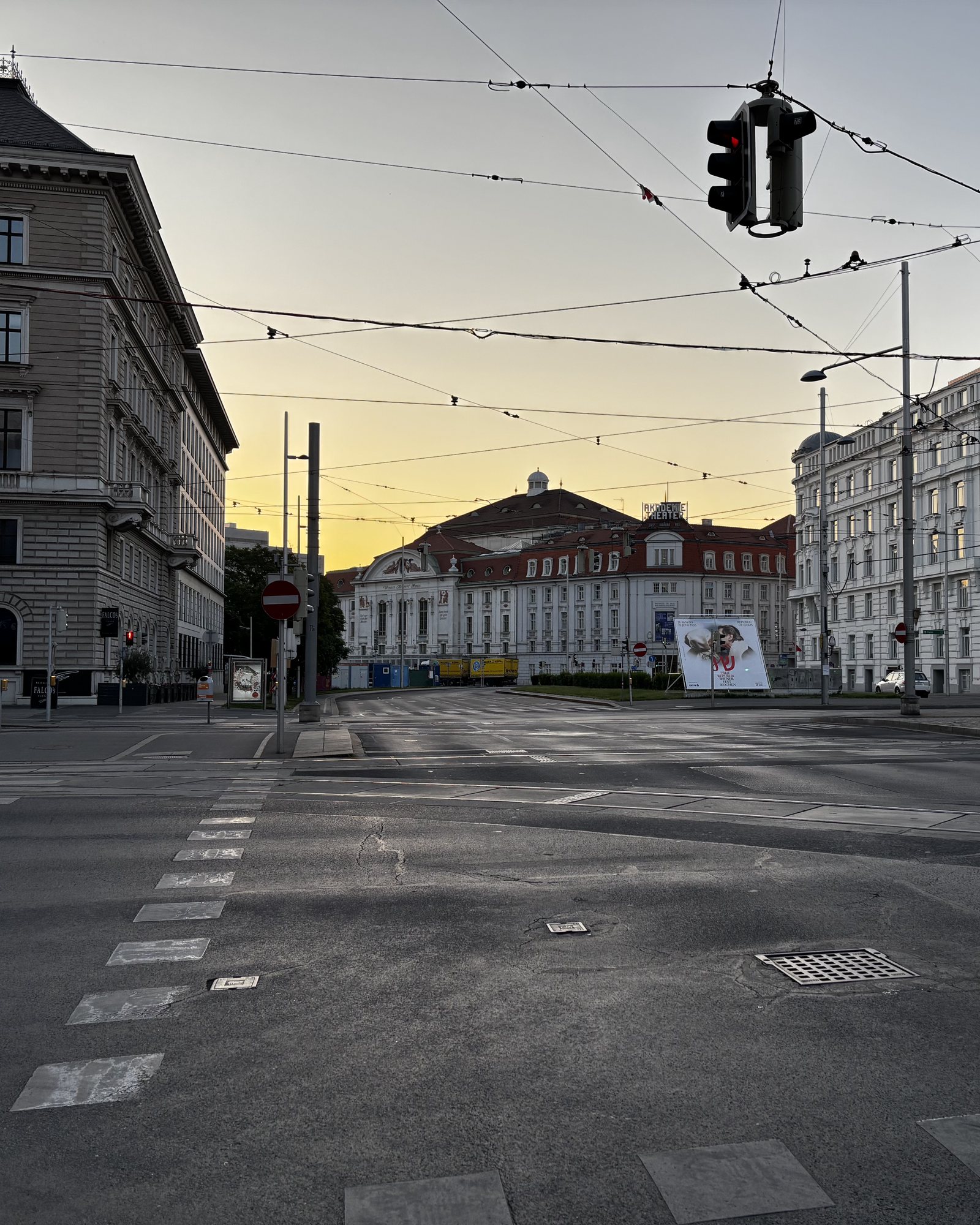 Akadamie Theater